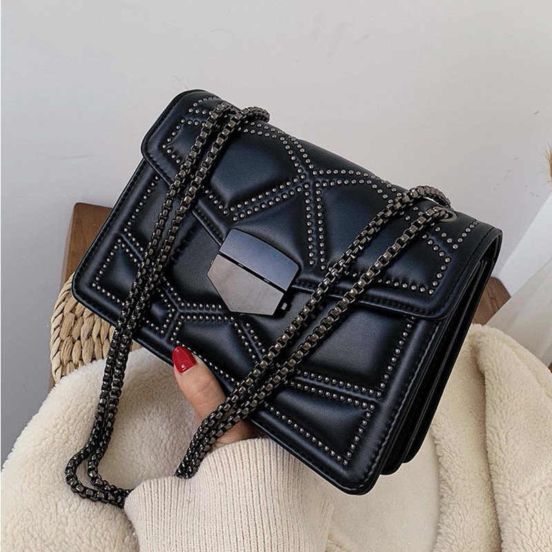 Bag Pack Woman Summer 2022 New Tide Fashion 100 Hitch Chain Slanted Satchel Small Crowdsourced Design Genuine Leather Superior Sense Package Bag