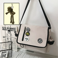 Белая+зеленая лягушка [отправьте три значка со случайным]