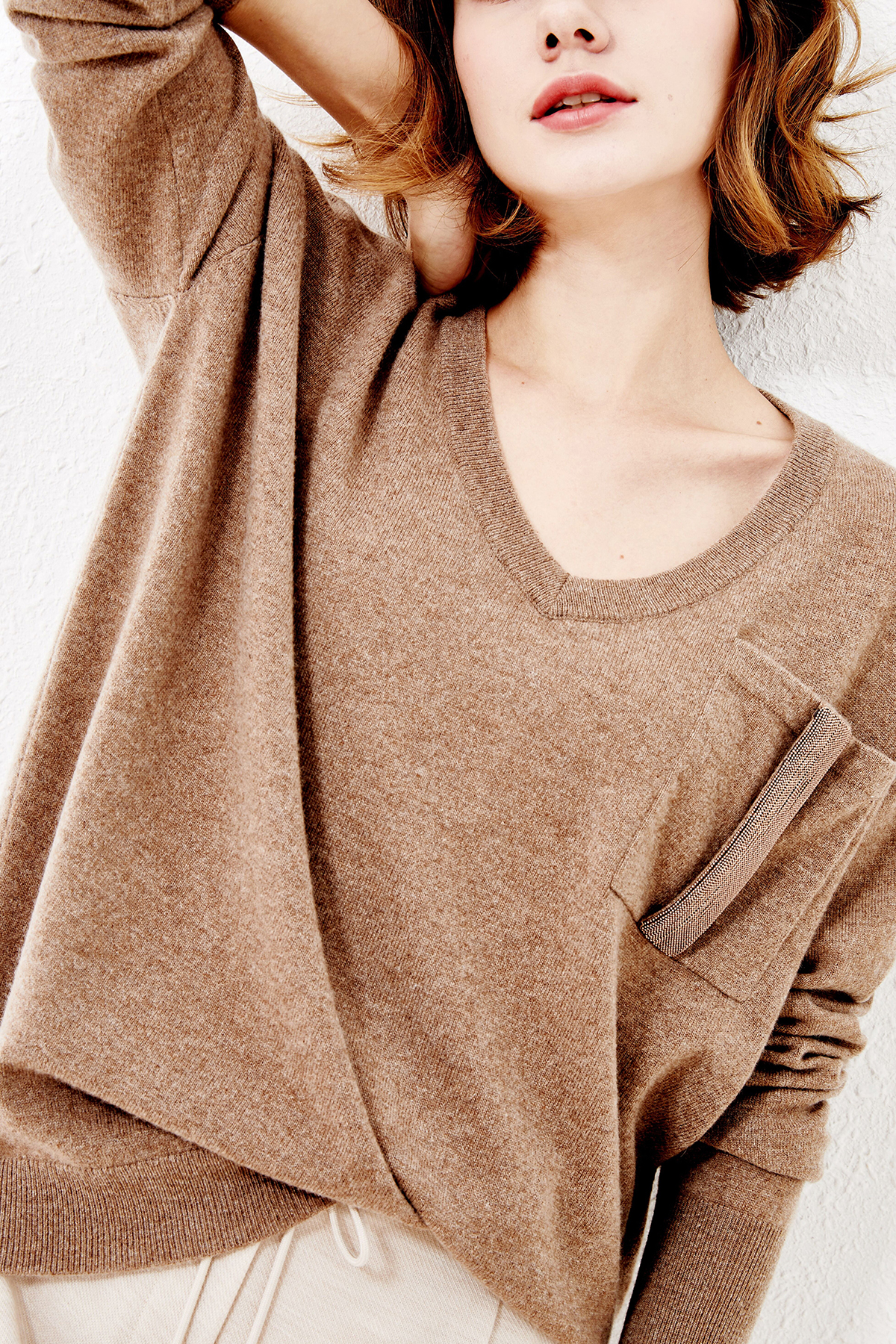 戎 美 【ZZ0711829】 Phong cách quý tộc sang trọng tinh tế của cashmere được đính cườm cổ chữ V thả vai đan áo len lông thỏ
