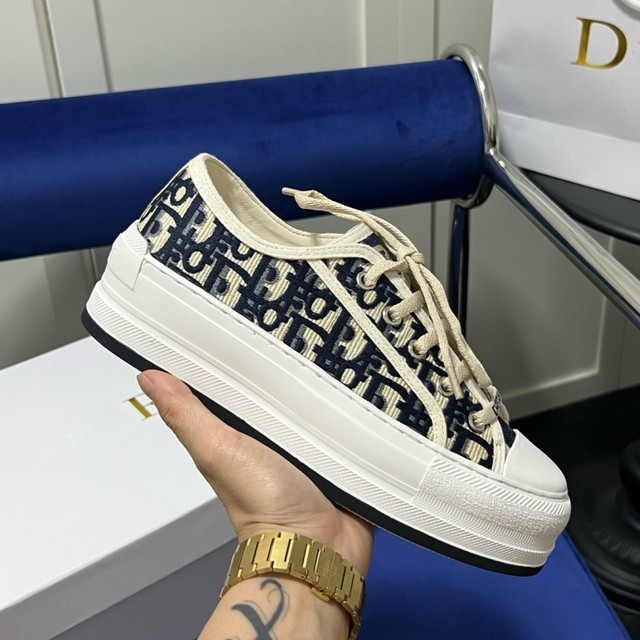 Embroidered D thick sole height-enhancing 5CM canvas shoes for women