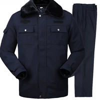 Дежурная одежда из хлопка + толстые брюки + аксессуары.