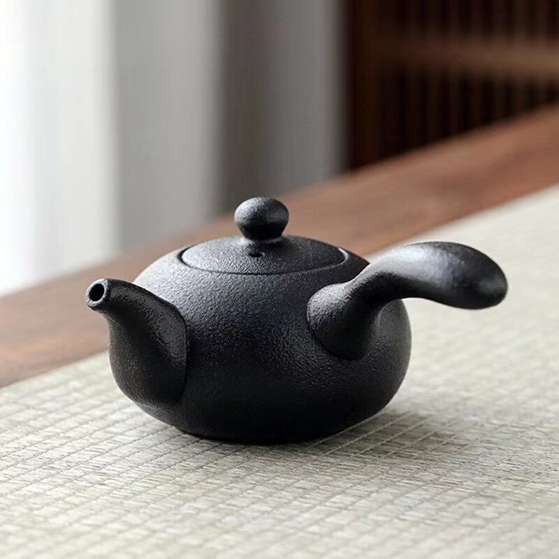 Black Pottery Teapot, Kung Fu Tea Set, Side-Handle Pot, Open Flame Tea Brewing, Ceramic Handle Pot, Anti-Scalding, Tea Brewing with Filter, Xi Shi Pot