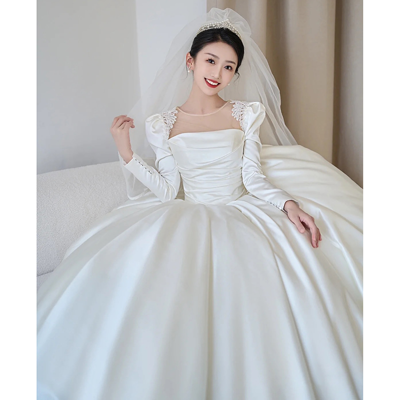 Satin Wedding Dress 2023 New French Bride Small Yarn Heavy Industry Retro Long Sleeve Drag 2022