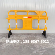 Full new material blow molding mobile guardrail three-hole water horse anti-collision bucket plastic Iron Horse construction isolation guardrail