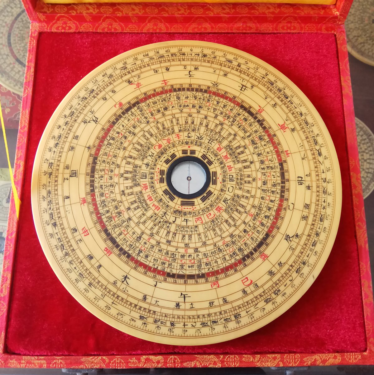 Dry Dragon Perpetual remember Wan'an compass 10-inch RMBthree pan Chiang Gongnon Rovia professional high precision gingko wood