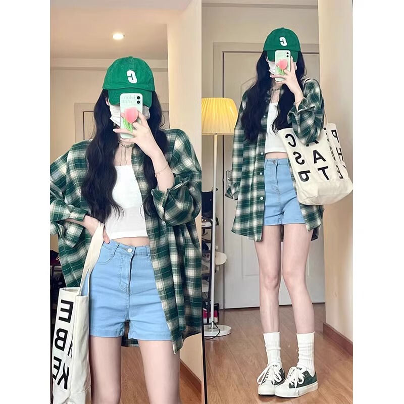 Retro Hong Kong Style Green Plaid Shirt for Women, Summer Design, Niche Long-Sleeved Shirt Jacket, Loose Top for Spring and Autumn