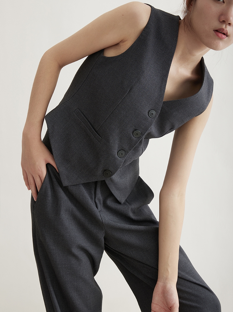 庄周ZHUANGZHOU2024春夏新款高端西装小马甲女灰色衬衣叠穿小坎肩