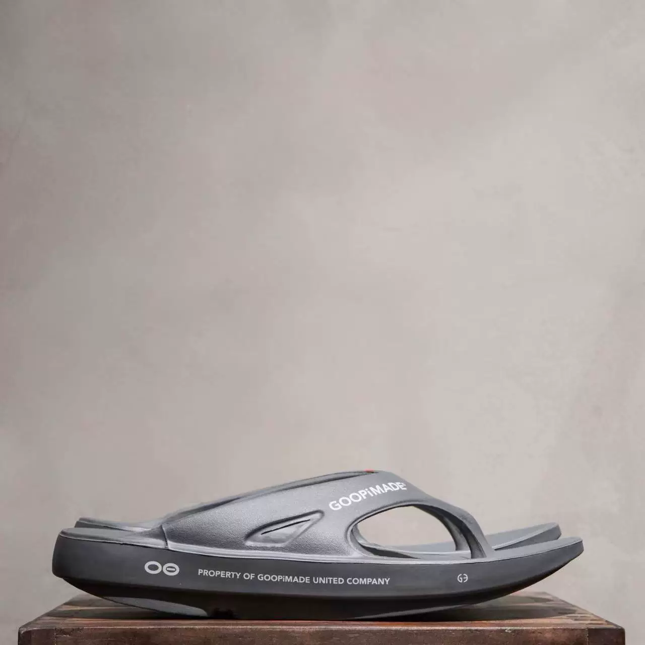 BRidggge spot GOOPiMADE x OOFOS водонепроницаемые резиновые амортизированные удобные шлепанцы