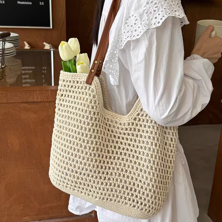 Large-Capacity Bag for Women 2026 New Versatile Shoulder Bag for Seaside Vacation Beach Bag Hand-Woven Commuter Tote Bag