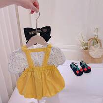 Girls summer suit 2021 new fashionable Western style female baby floral short-sleeved bib two-piece Korean tide