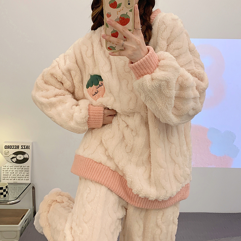 Coral Fleece Pajamas for Women, Autumn and Winter Style, Fleece-Lined, Thickened, Warm, Trendy New Set, Plus Size, Winter Flannel Loungewear Coral Fleece Pajamas for Women, Autumn and Winter Style, Fleece-Lined, Thickened, Warm, Trendy New Set, Plus Size, Winter Flannel Loungewear