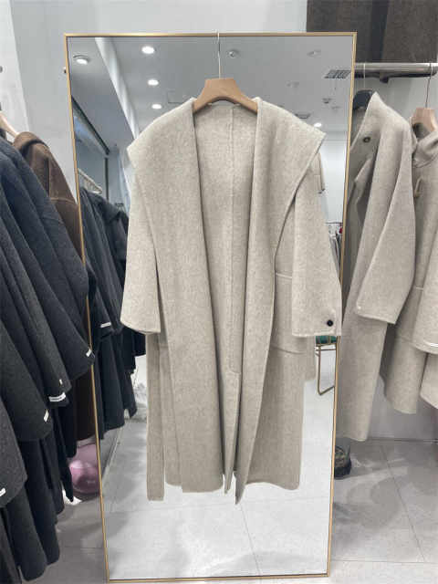 Hooded 24 autumn and winter loose woolen coat with temperament