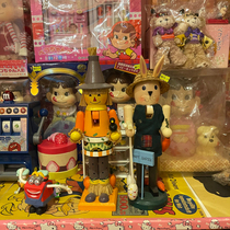 Wei Li grocery store Western Nutcracker medieval ornaments wooden work itself has flaws a pair out