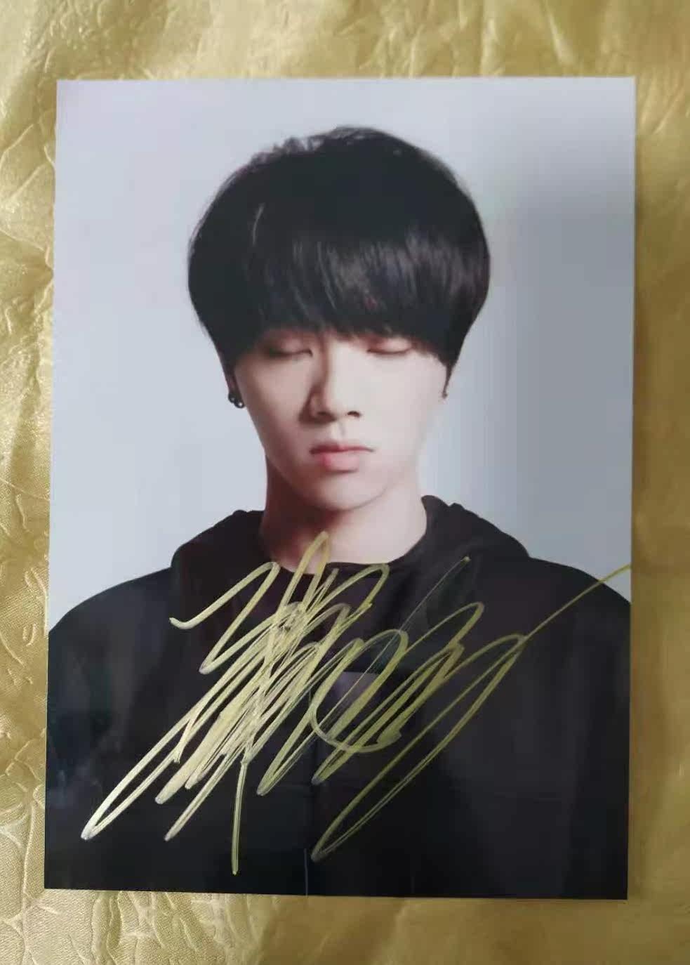 Hua Chenyu's signed photo 7 inch celebrity peripheral collection