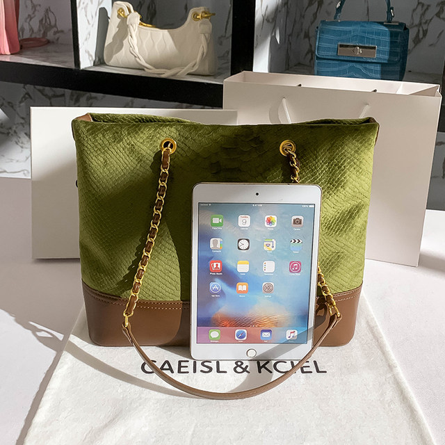 CAEISL/KCIEL women's bag autumn and winter big bag velvet large capacity tote bag women's 2022 new underarm homeless bag