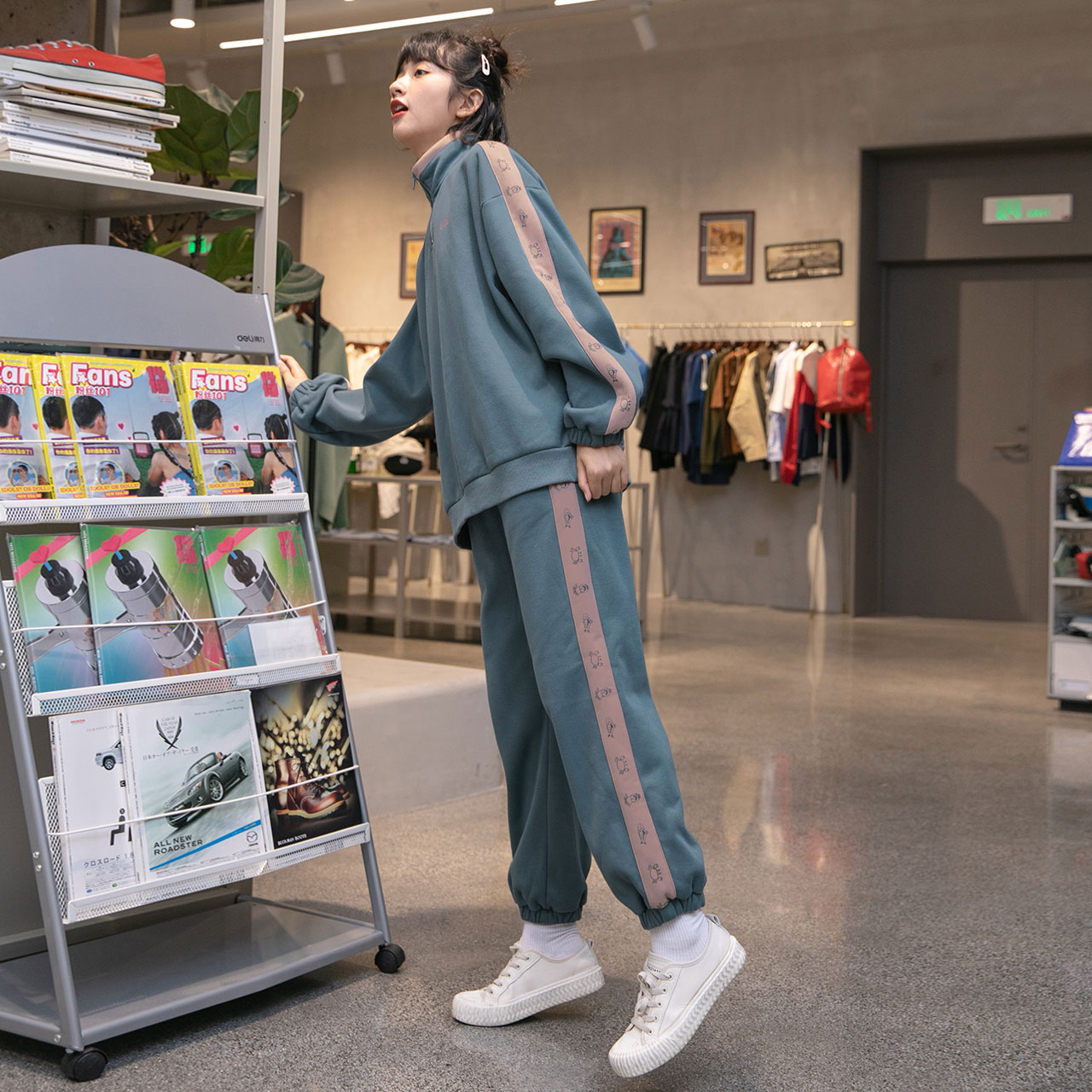 Le Give Collision Color Plus Suede Thickened Thick Cotton T Autumn Winter Casual Sports Suit Women 2022 New Fashion Two Sets