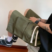 Военный зеленый