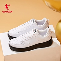 Джордан белый/чёрно-макарон окраса (самка)