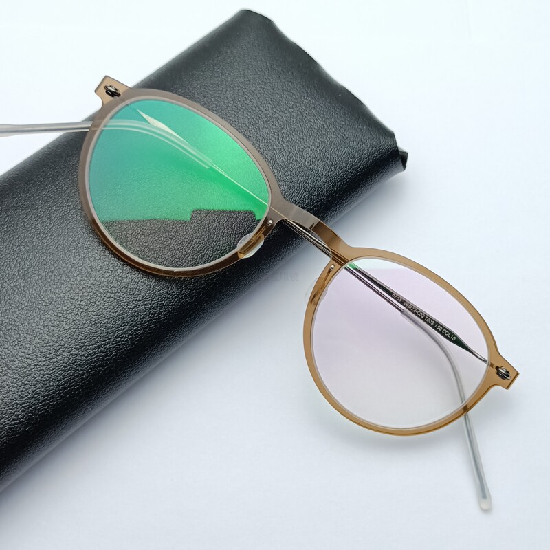 Linde 6765 Ultra-Light Eyeglass Frame Pure Titanium Temples 4.1g Danish Screwless Design Emerald Green Coffee Brown