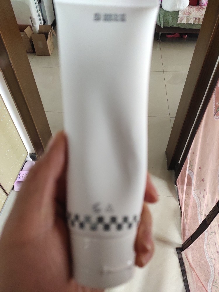 一款预防毛孔被撑大的洗面奶怎么样，它的价格贵不贵_搜券