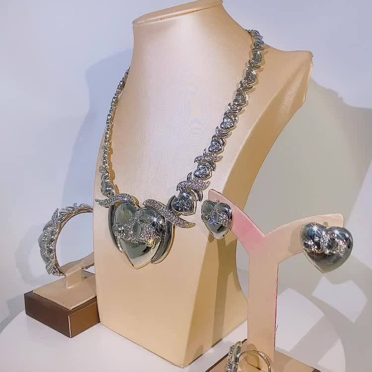 小物 Love jewelry Short silver Necklace with heart motifs Garden of Love | TOUS