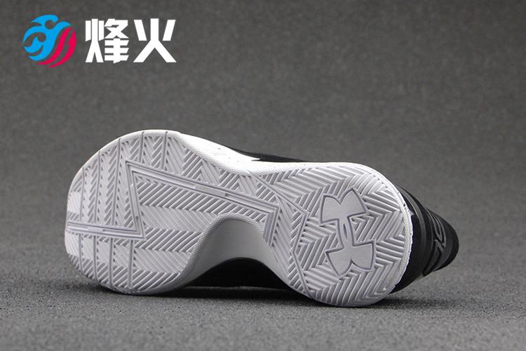 Bonfire UNDER ARMOR CURRY 1 LUX giày bóng rổ màu đen và trắng 1296619-002 giày bóng rổ giá học sinh