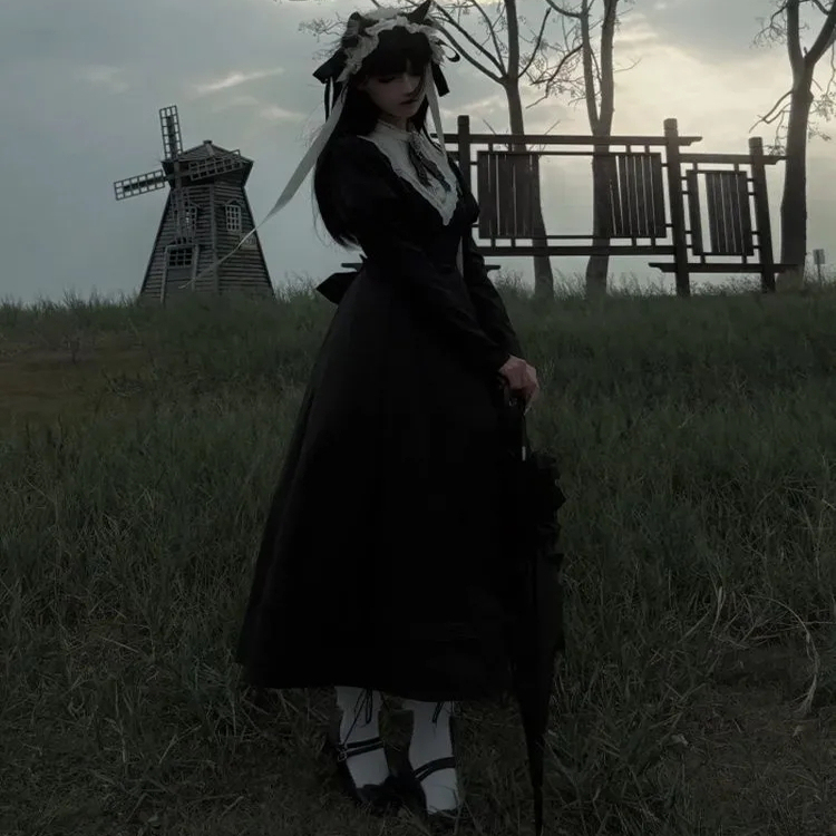 [Miss William] Dark Cla-Style Gothic Nun Black Lolita Long Waist-Cinching Dress with Brooch Included