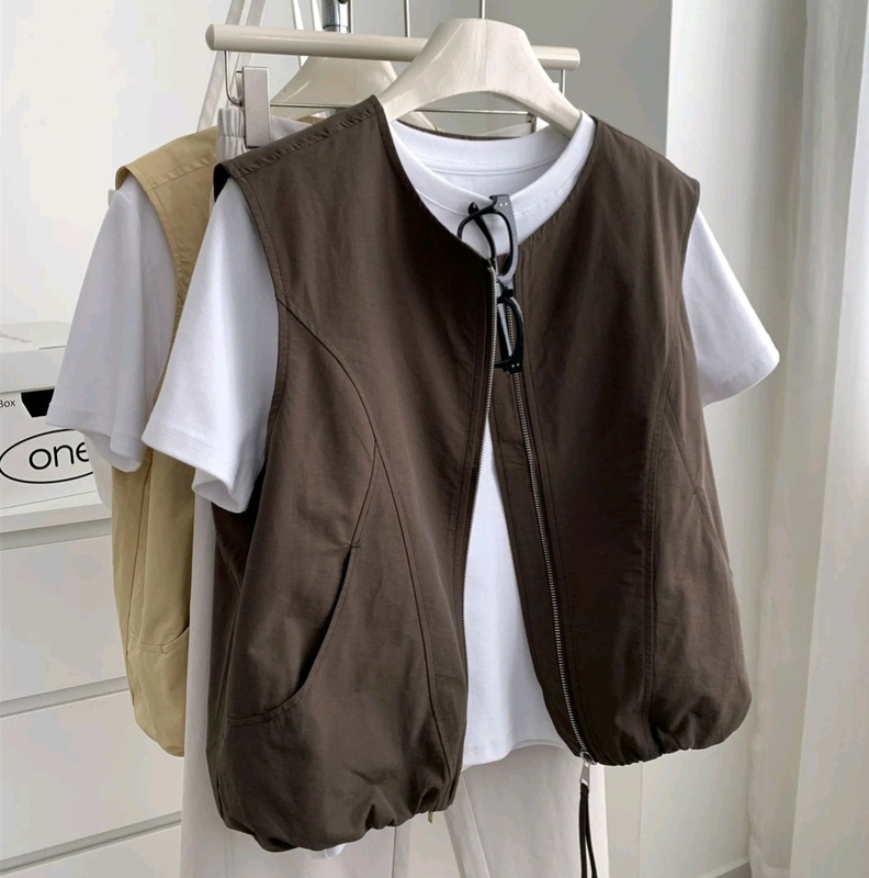 Small Round-Neck Floral Vest, Spring and Autumn Age-Reducing Sleeveless Versatile Fashion Casual Jacket Small Round-Neck Floral Vest, Spring and Autumn Age-Reducing Sleeveless Versatile Fashion Casual Jacket