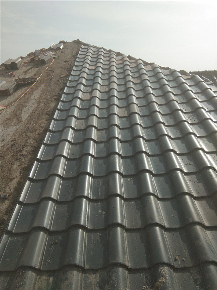 European chain tile All-ceramic tile Antique tile Green tile Glazed tile Ceramic tile Roof tile Villa tile Large S tile Small S