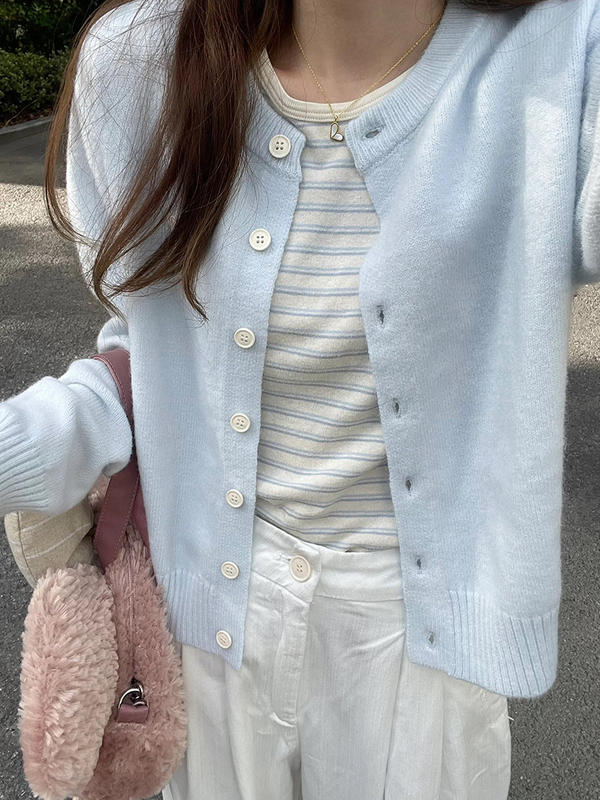 Soft and Waxy Light Blue Knitted Sweater Jacket Autumn New Simple Short Jacket