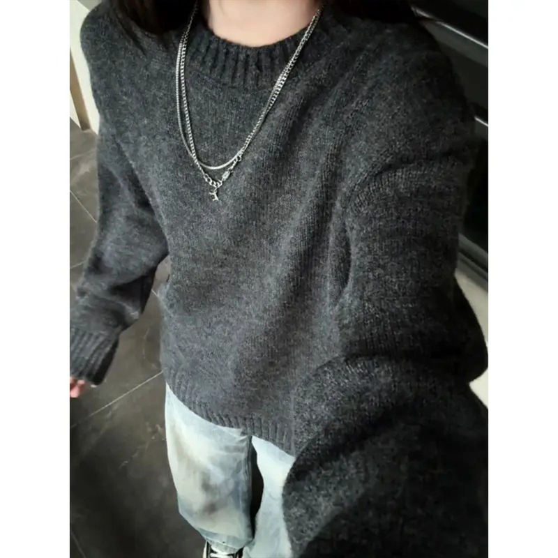 Dark Gray Retro Round-Neck Sweater for Men, American Style, Lazy and Loose, Warm Knitwear, Autumn and Winter Inner Layer Base Shirt Dark Gray Retro Round-Neck Sweater for Men, American Style, Lazy and Loose, Warm Knitwear, Autumn and Winter Inner Layer Base Shirt