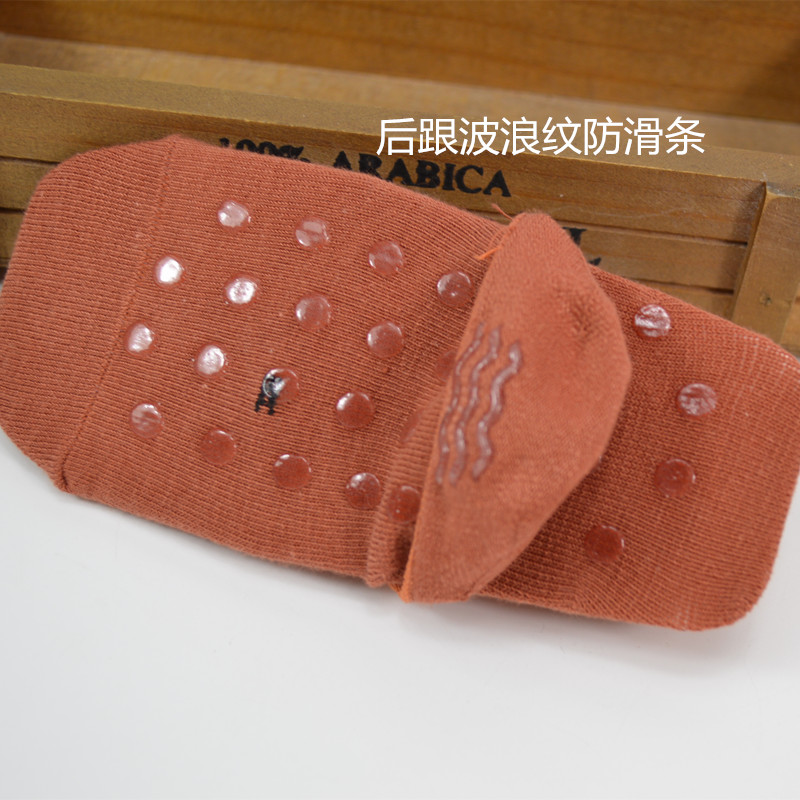 18 mùa xuân và mùa hè phim hoạt hình mới Wang Wang đội trẻ em của non-slip vớ sàn nam giới và phụ nữ kho báu vớ thuyền chống lại off với vớ vớ vô hình shop bán đồ trẻ em