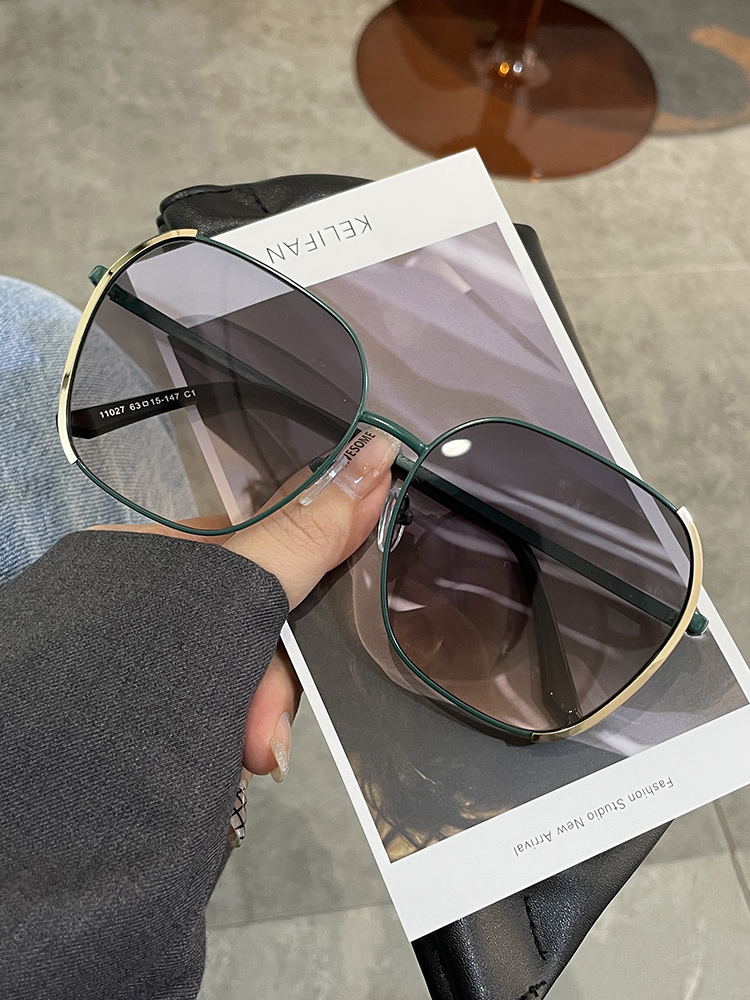 Sun Glasses Women Summer 2022 New Korean Version Tide Seaside Sun Protection Against UV Sun Glasses Big Round Face slim