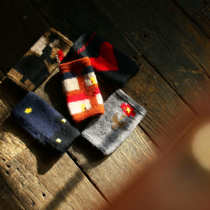 The angel heart ~ design mixed with autumn and winter hand knit gloves and wrist coat to keep warm