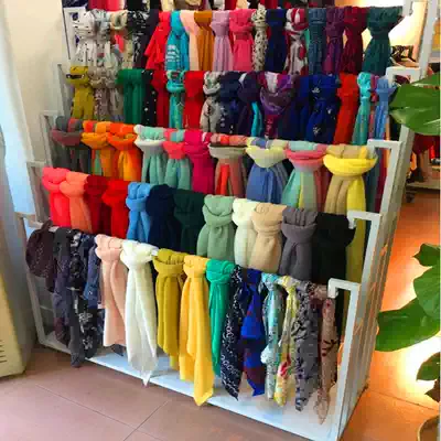 Wrought iron clothing store Floor-to-ceiling anti-collision wall patch towel silk scarf display rack Shawl cloth Nakajima rack Tie belt pylons