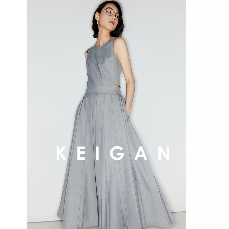 Open-Front/High-Quality B-Grade Fine Wool Lightweight Easy-Care Hollow-Out Waist-Revealing Paper-Thin Elegant Pleated Long Dress Open-Front/High-Quality B-Grade Fine Wool Lightweight Easy-Care Hollow-Out Waist-Revealing Paper-Thin Elegant Pleated Long Dress
