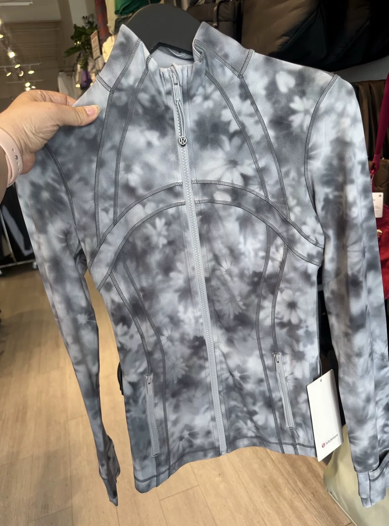 Jacket (Jessie Canada) Lululemon Define Nulu, fitted full-zip long sleeve, multiple colors/sizes
