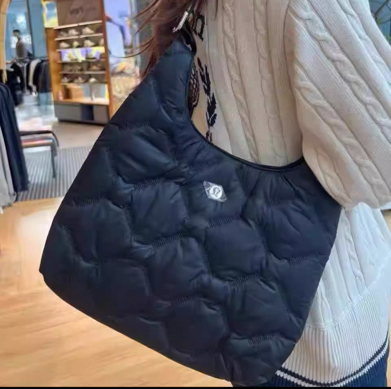 Lululemon Quilty Pleasures Shoulder Cloud Shoulder Bag Hh