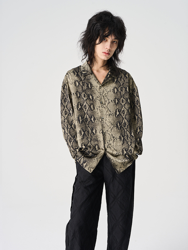 Long-Sleeved Classic Snake Print Loose Shirt, Retro Snake Print Long-Sleeved Shirt for Men and Women, Gender-Neutral Wear
