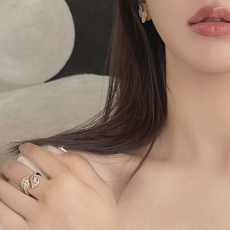 INNOSENSE diamond-encrusted leaf open ring female ins retro forest small jewelry simple fashion exquisite ring