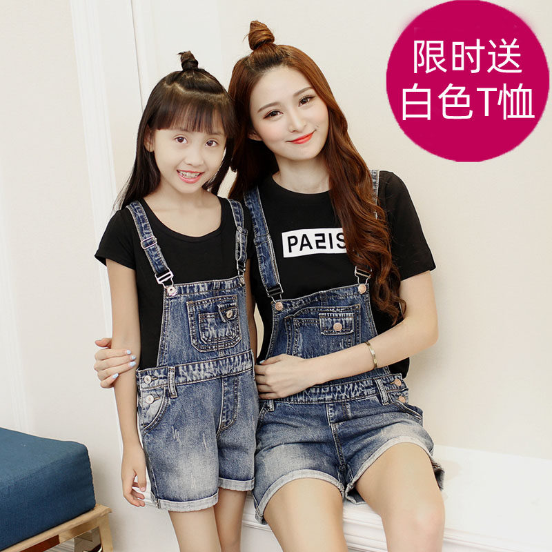Parent-child holding baby bag pants mother-daughter parent-child summer summer Korean casual denim shorts summer mother and child