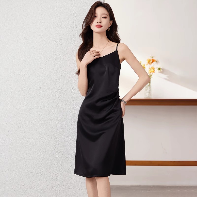 Black Spaghetti Strap Dress for Women, Light Luxury and High-End Feel, 2026 New Summer Acetate Satin Dress for Petite Figures Black Spaghetti Strap Dress for Women, Light Luxury and High-End Feel, 2026 New Summer Acetate Satin Dress for Petite Figures