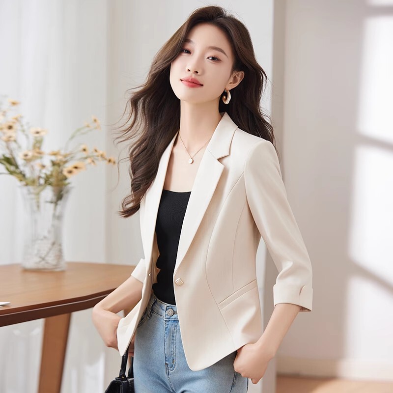 Apricot-Colored Blazer for Women, Summer Thin Style, 2026 New Model, Petite Size, High-End Casual Mid-Sleeve Short Suit