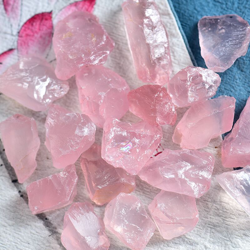 Natural purple powder crystal rough stone Large gravel crystal decoration Energy healing stone decoration Crystal stone decoration