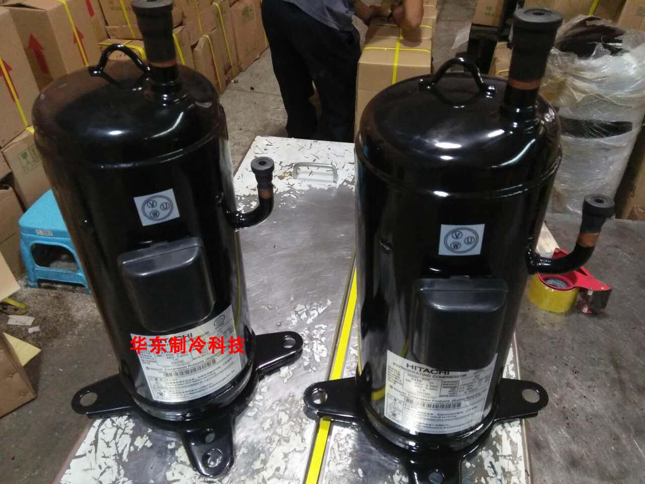 The original 6 Hitachili central air conditioning heat pump compressor brought back to the oil pipe 603DH-90C2Y 603DH-95C2Y