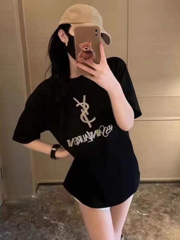 New Tops 2024 American Retro Trendy Brand with Rhinestone Design, Niche Loose Fit, Elegant and Slimming T-Shirt for Women in Summer New Tops 2024 American Retro Trendy Brand with Rhinestone Design, Niche Loose Fit, Elegant and Slimming T-Shirt for Women in Summer
