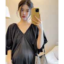 2022 new summer maternity wear short-sleeved v-neck short-sleeved design hot mom fashion Korean version solid color dress