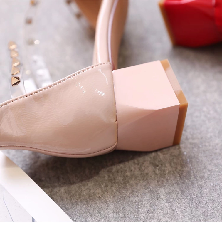Giày cao gót 2019 phiên bản mới của Hàn Quốc mùa hè đinh tán nhọn dày với giày đơn quai dép nữ cổ tích gió lớn - Sandal