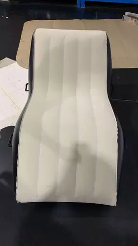 Надувные диван -кровать секс со страстью к секс -поставкам для взрослых мест на кровати секс муж и жена, помогающие в любовных делах дома