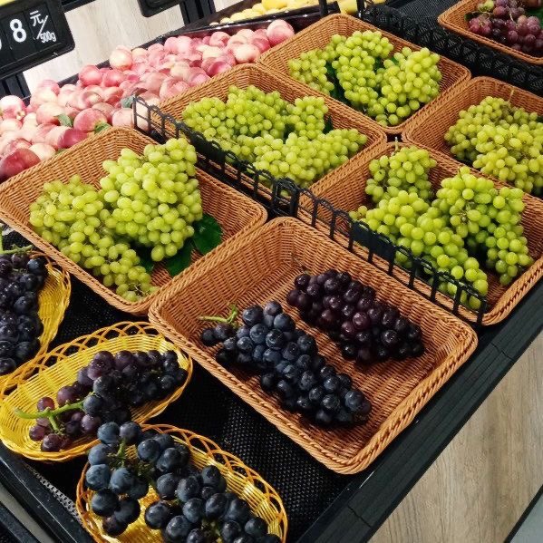 A fake fruit basket hand - made fruit knitting basket plastic tray - store basket of supermarket display basket